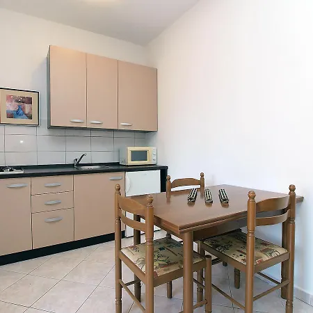 Dusanka 799 Apartment *