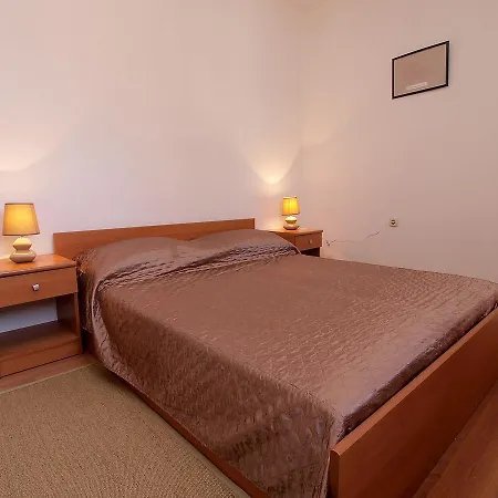 Dusanka 799 Fažana