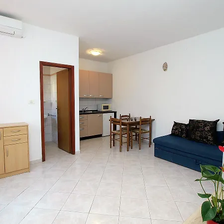 Dusanka 799 法扎纳